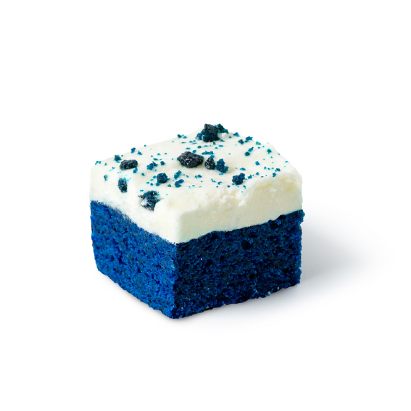 Blue Velvet Cake 64 Pieces // 1280Gr